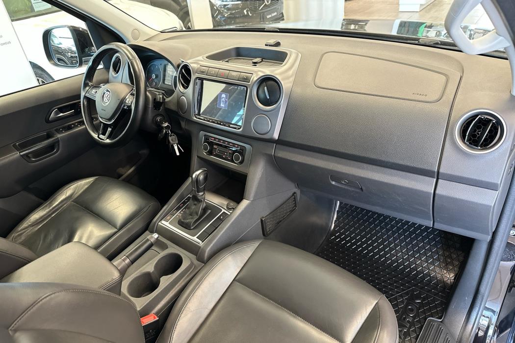 VOLKSWAGEN Amarok 2016