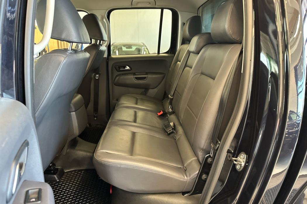 VOLKSWAGEN Amarok 2016
