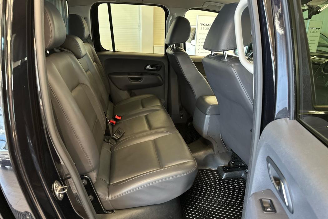 VOLKSWAGEN Amarok 2016