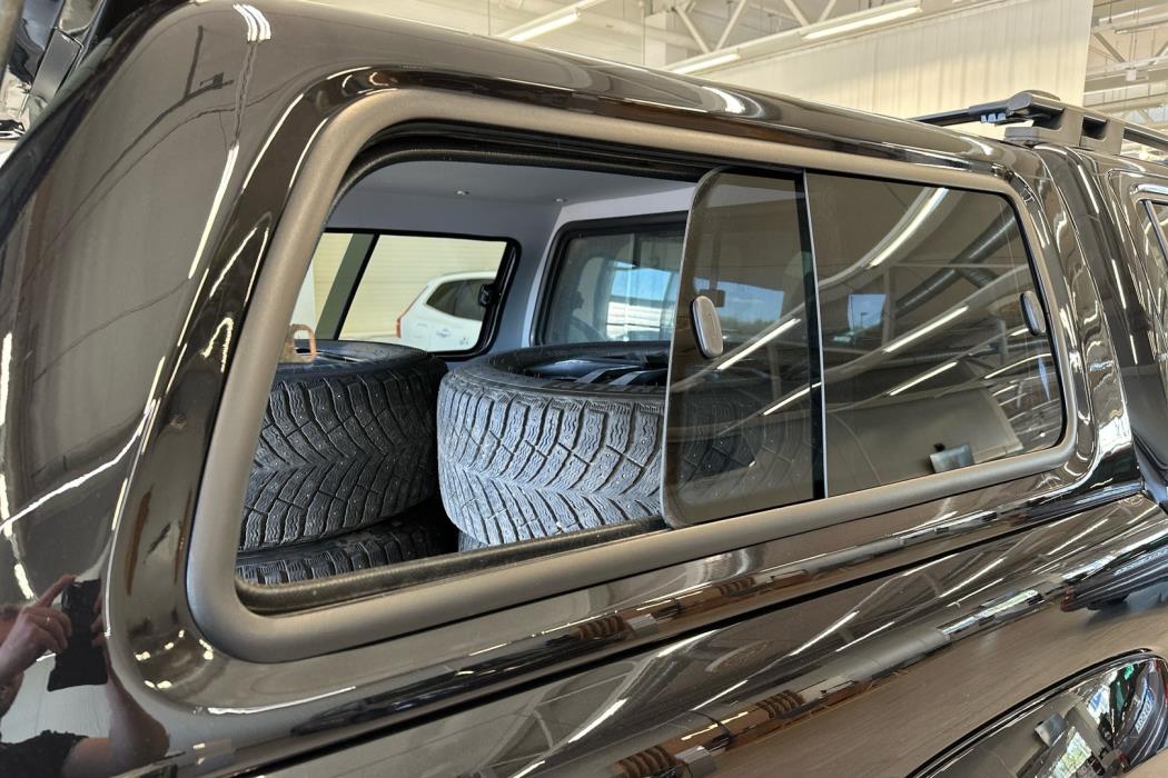 VOLKSWAGEN Amarok 2016