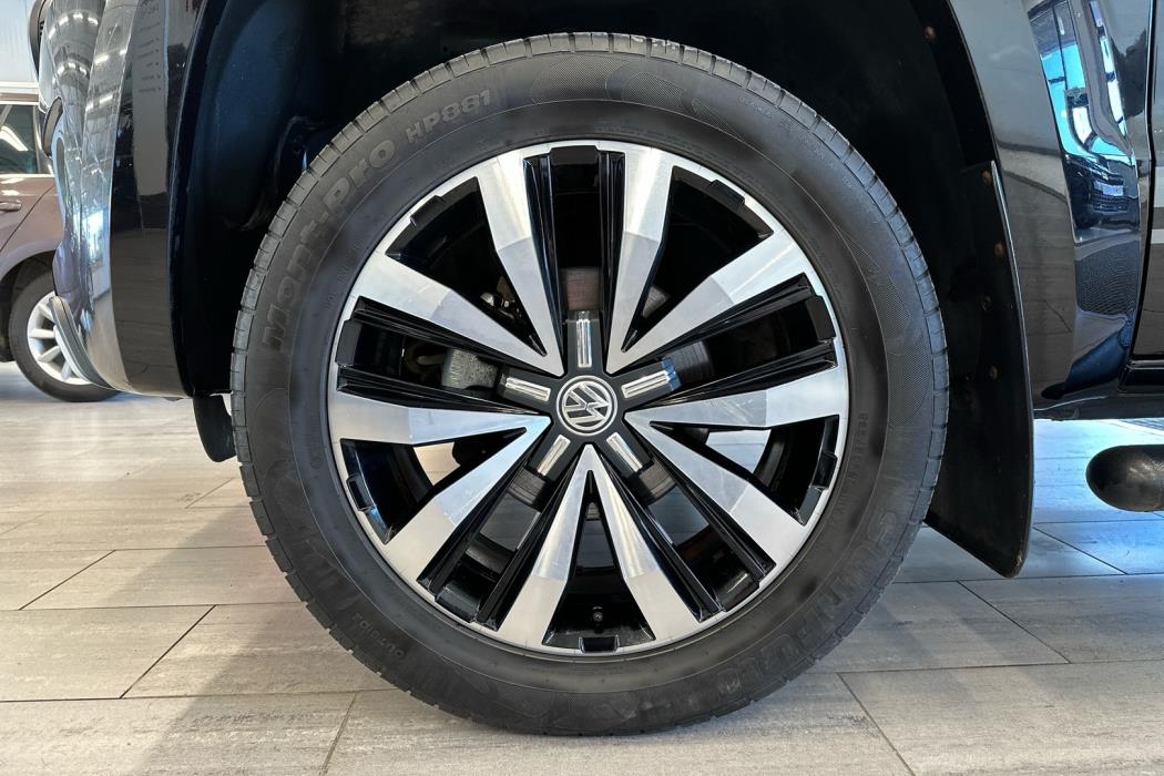 VOLKSWAGEN Amarok 2016