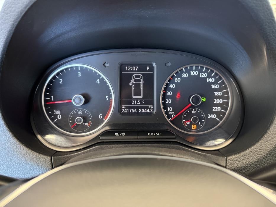 VOLKSWAGEN Amarok 2016
