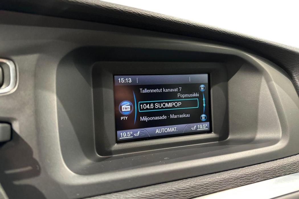 VOLVO V40 2015