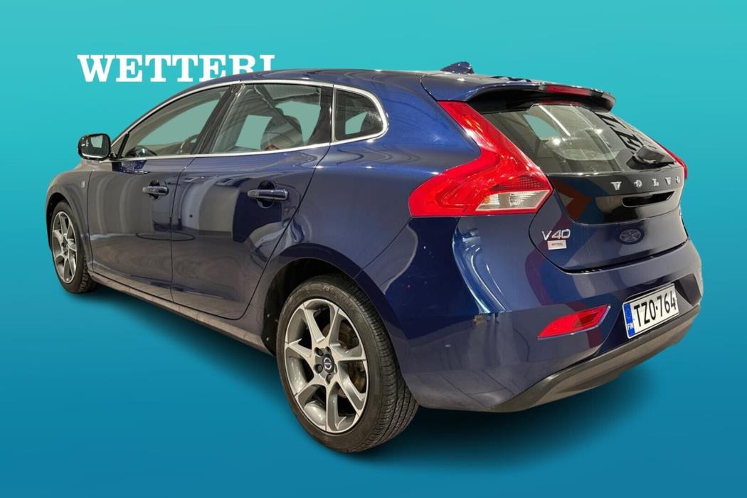 VOLVO V40 2015