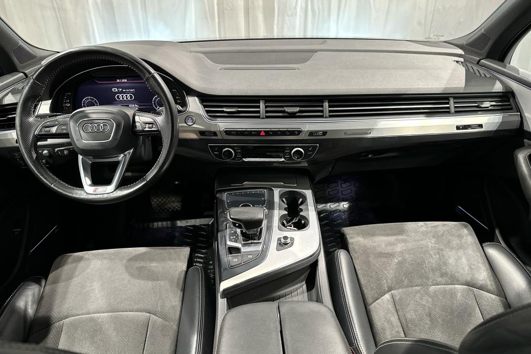 AUDI Q7 2017