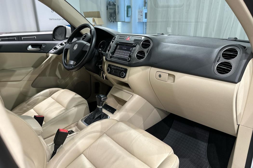 VOLKSWAGEN Tiguan 2010