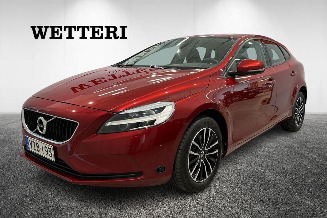 VOLVO V40 2016
