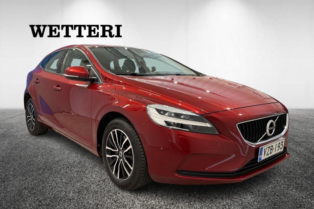 VOLVO V40 2016