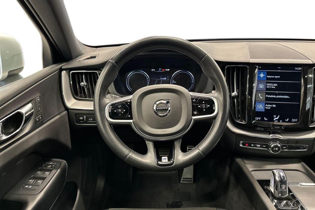 VOLVO XC60 2018