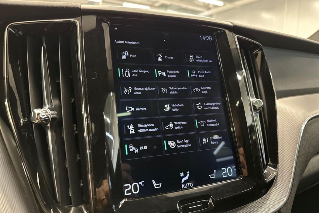 VOLVO XC60 2018