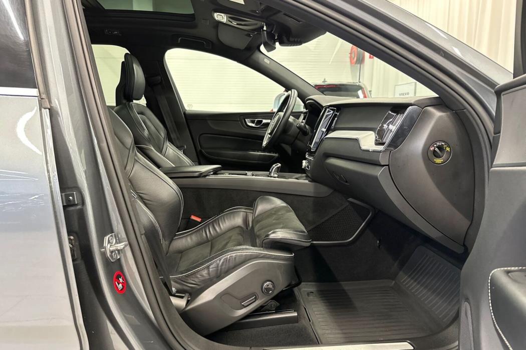 VOLVO XC60 2018