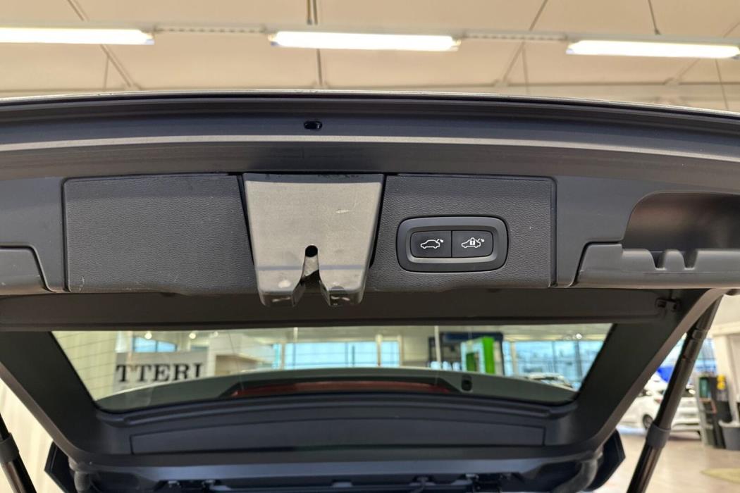 VOLVO XC60 2018