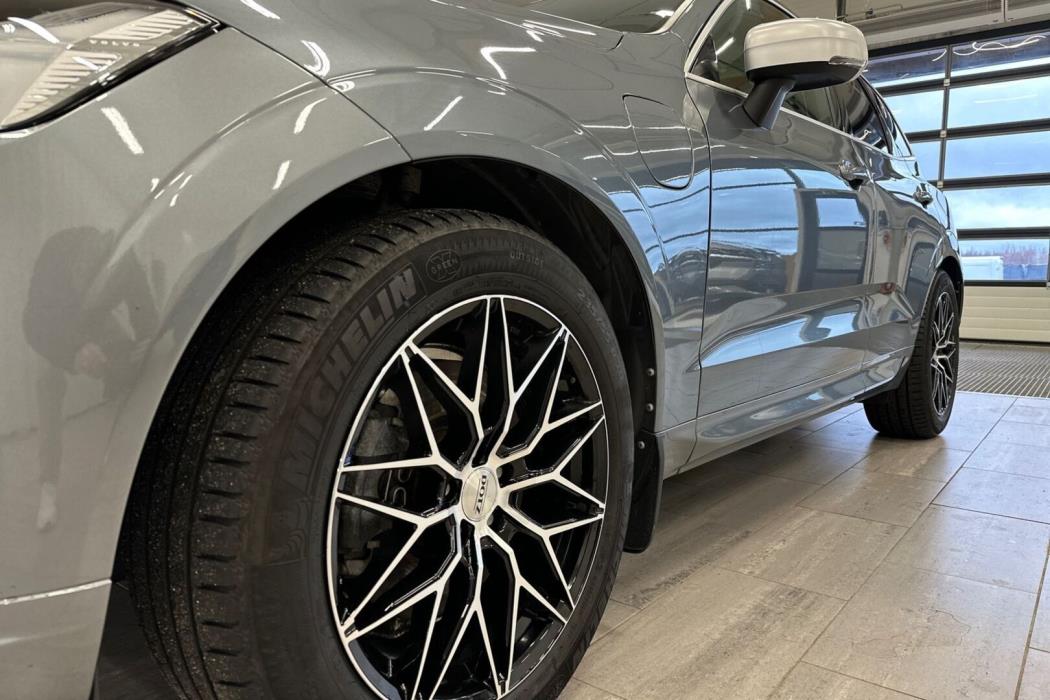 VOLVO XC60 2018