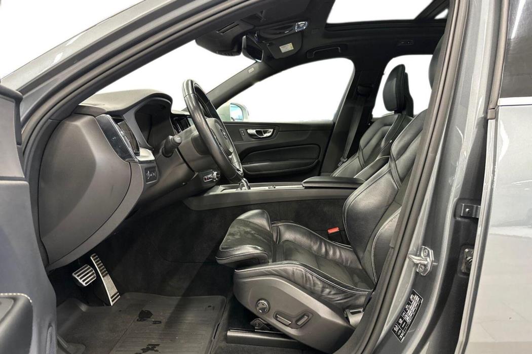 VOLVO XC60 2018
