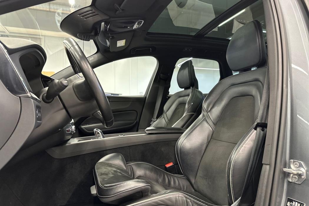 VOLVO XC60 2018