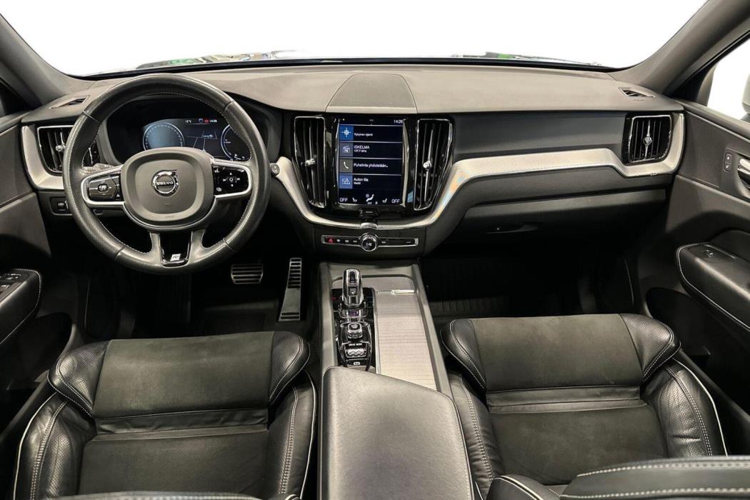 VOLVO XC60 2018