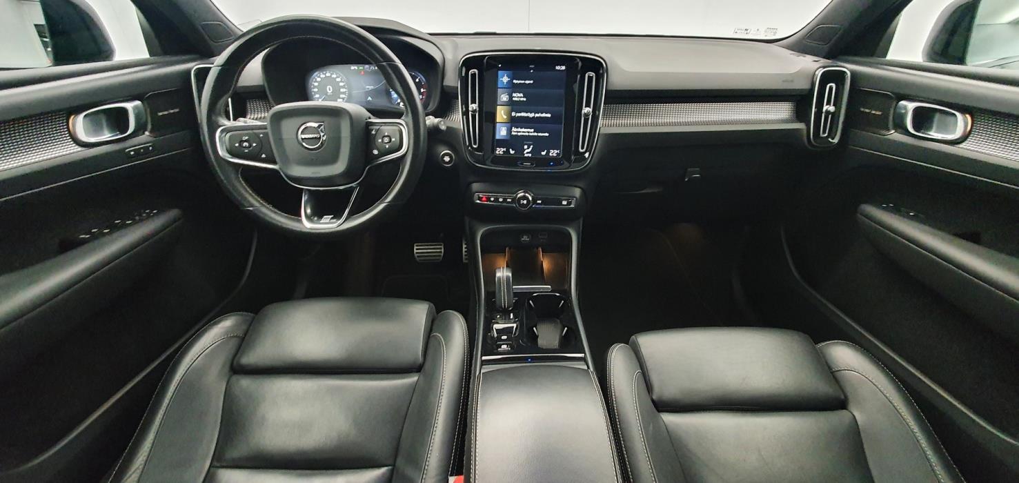 VOLVO XC40 2019