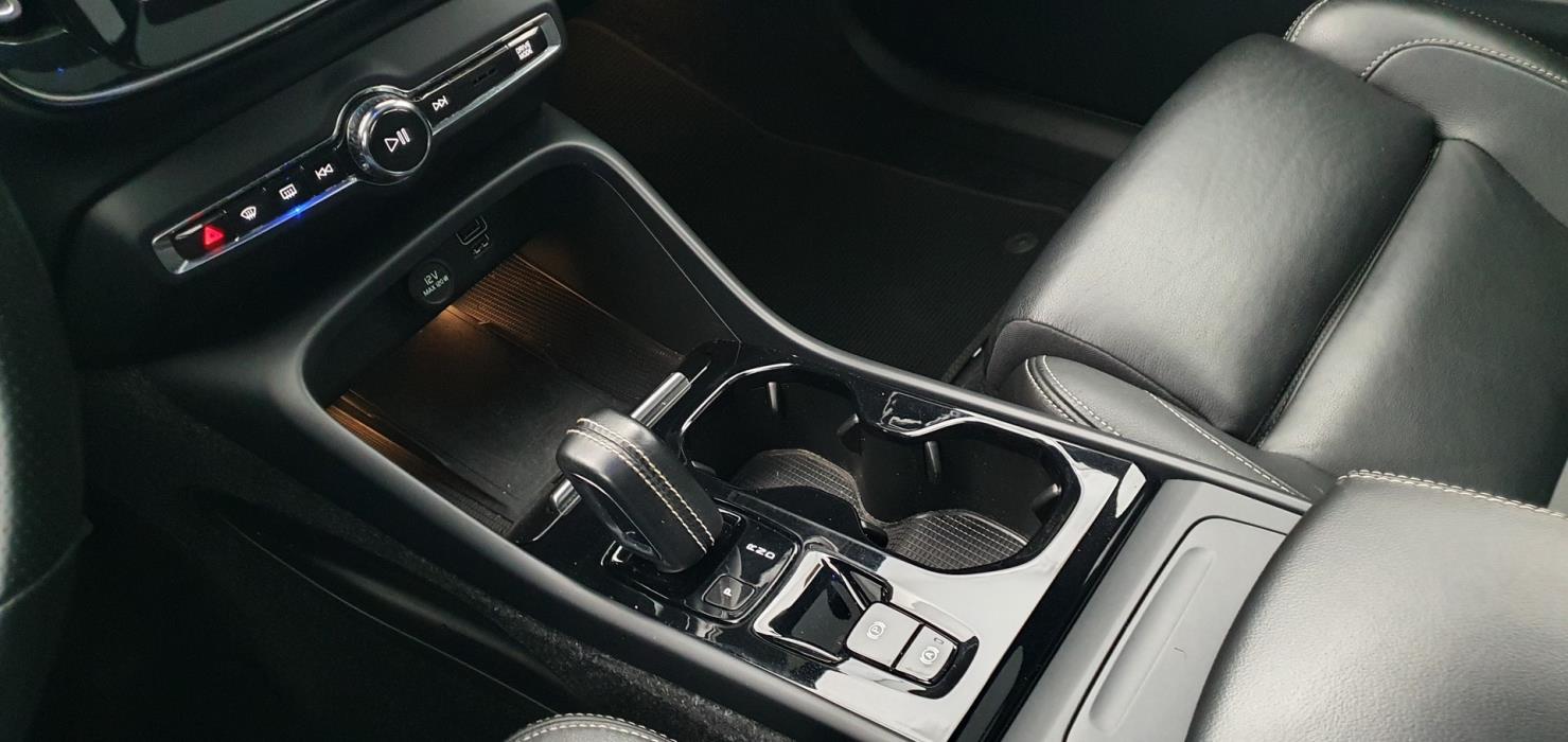 VOLVO XC40 2019