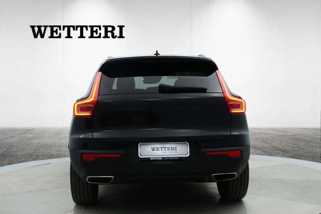 VOLVO XC40 2019