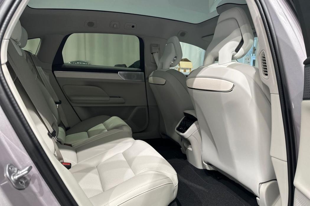 VOLVO ES90 2026