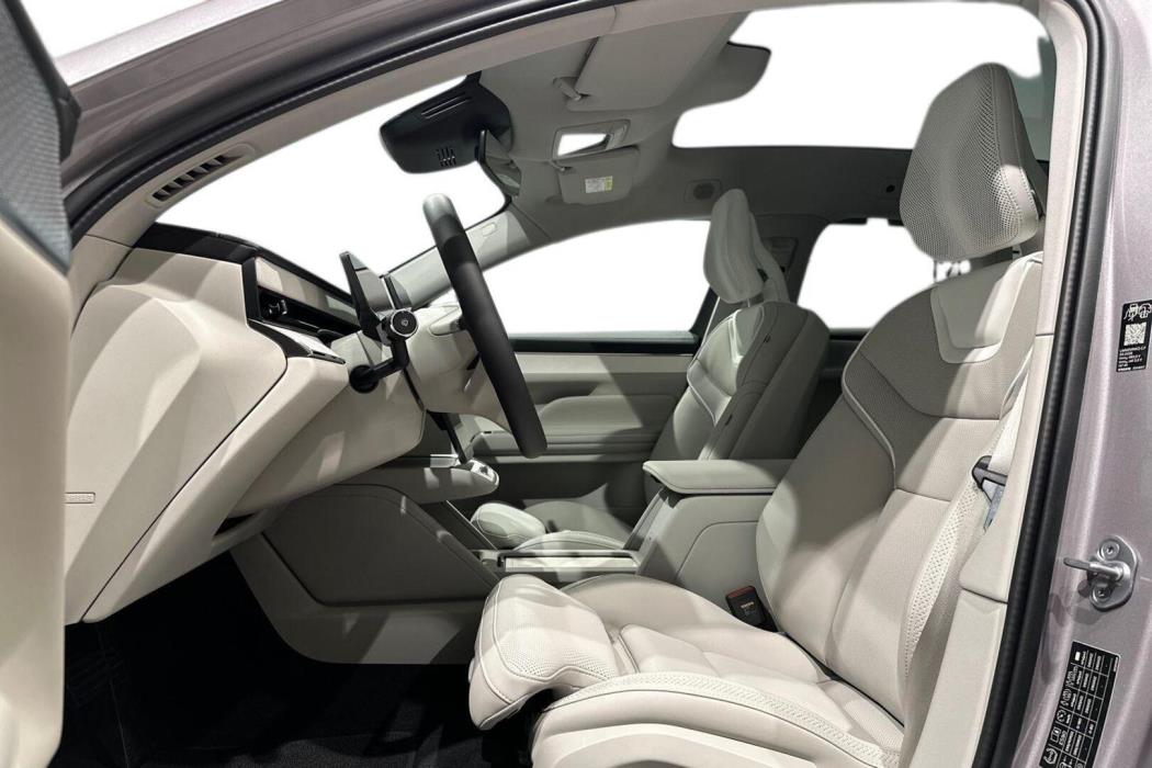 VOLVO ES90 2026
