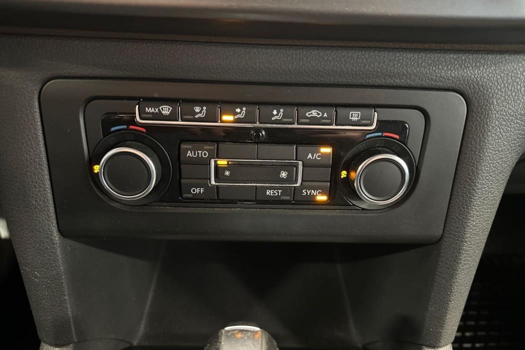 VOLKSWAGEN Amarok 2013