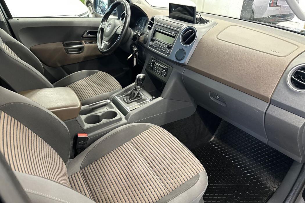 VOLKSWAGEN Amarok 2013