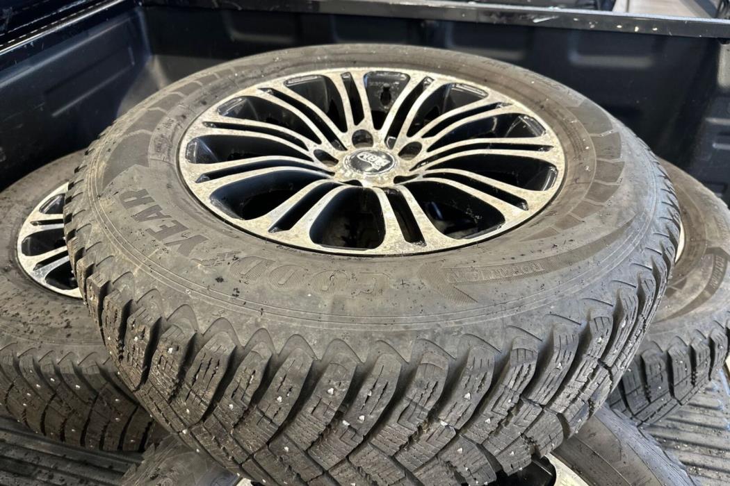 VOLKSWAGEN Amarok 2013