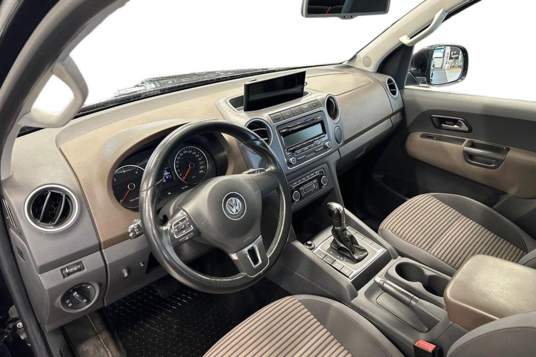 VOLKSWAGEN Amarok 2013