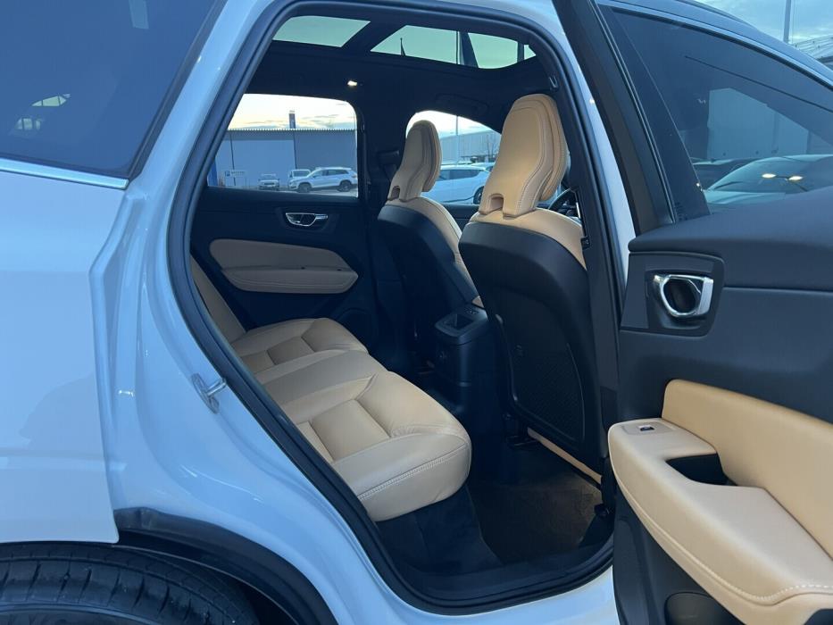 VOLVO XC60 2022