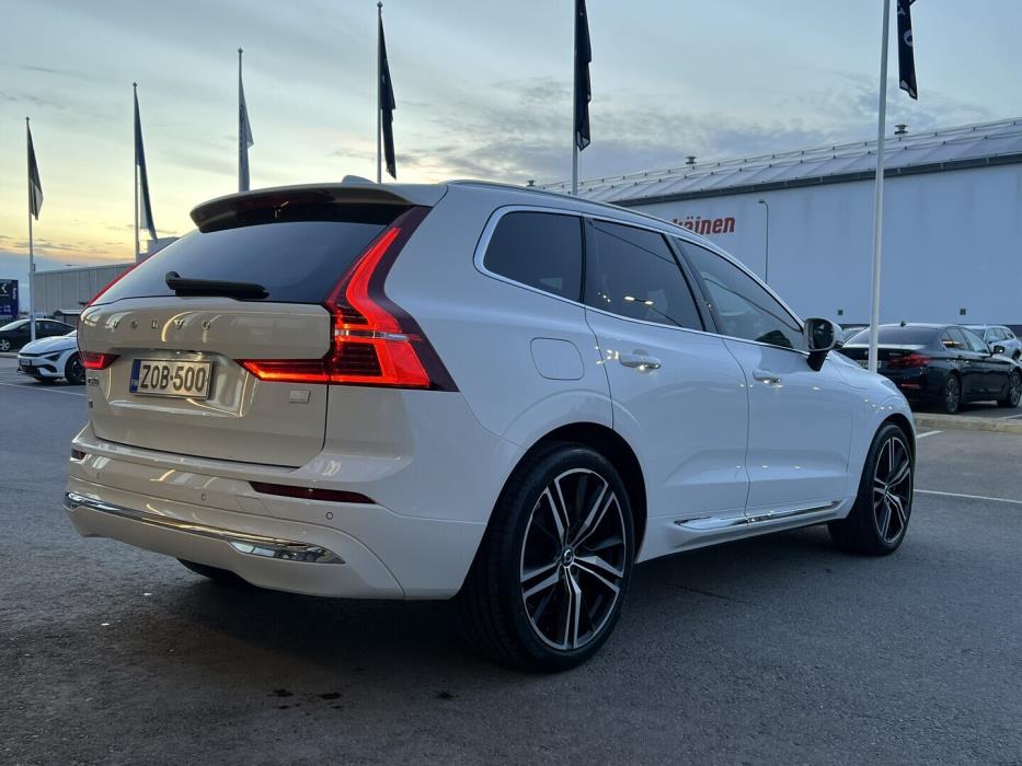 VOLVO XC60 2022