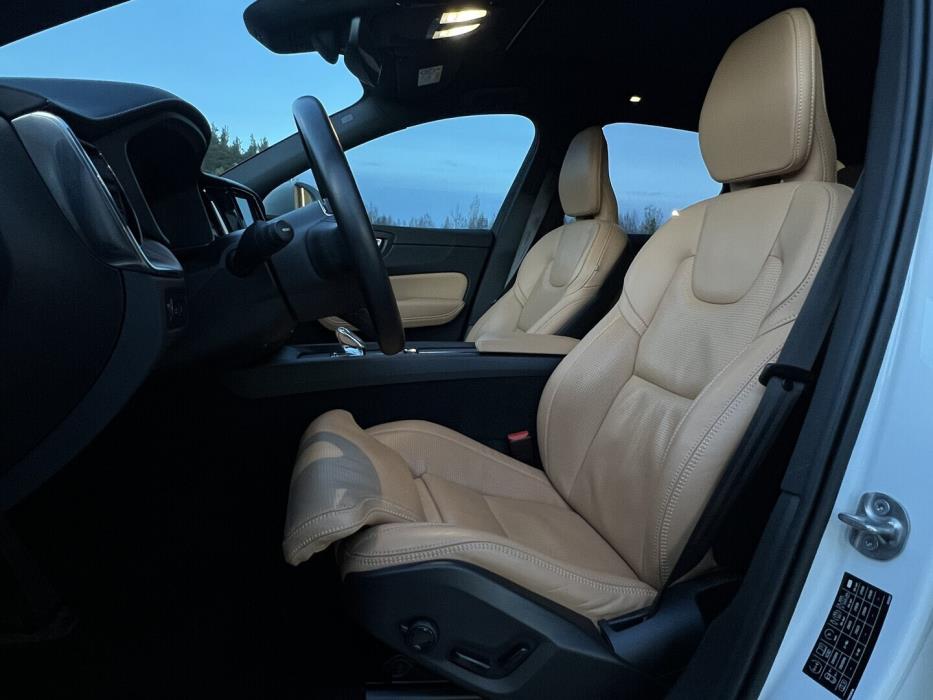 VOLVO XC60 2022
