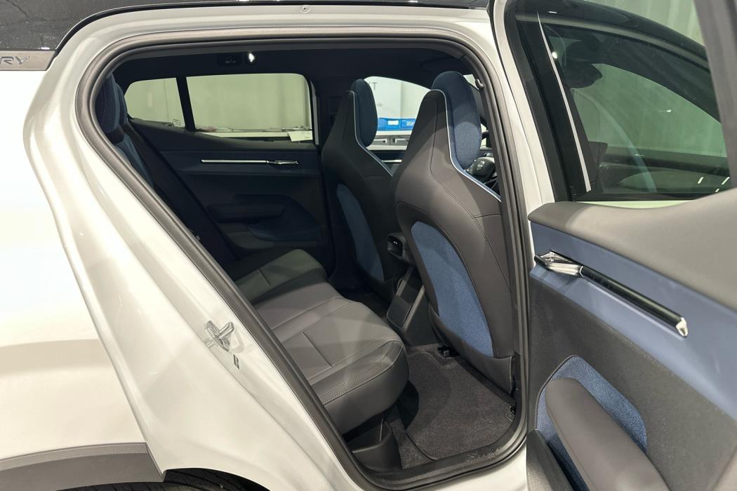 VOLVO EX30 Cross Country 2026
