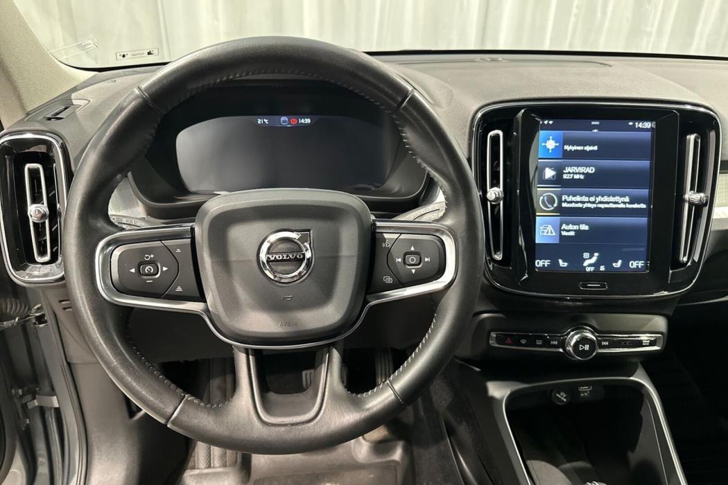 VOLVO XC40 2019