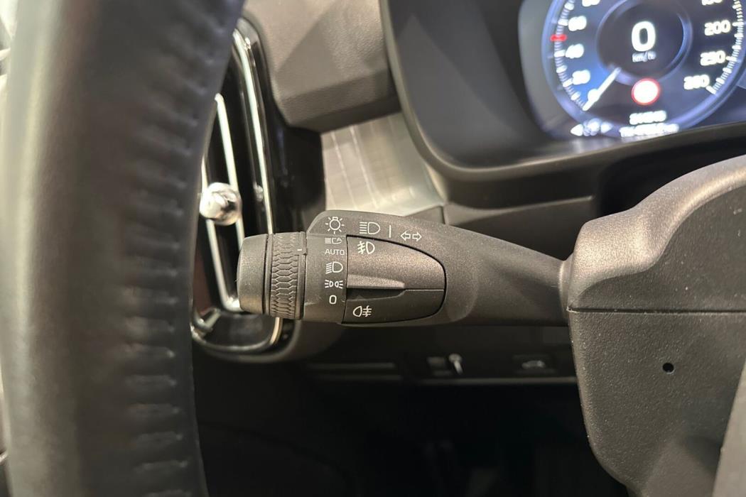 VOLVO XC40 2019