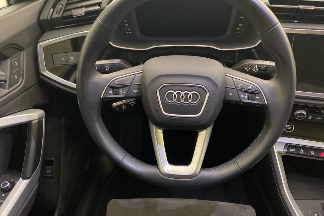AUDI Q3 2021