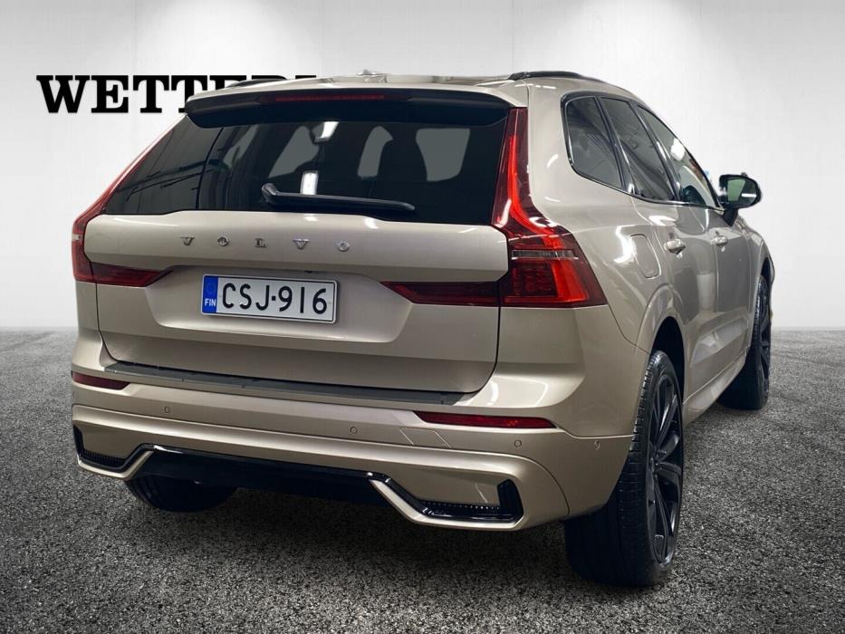 VOLVO XC60 2025