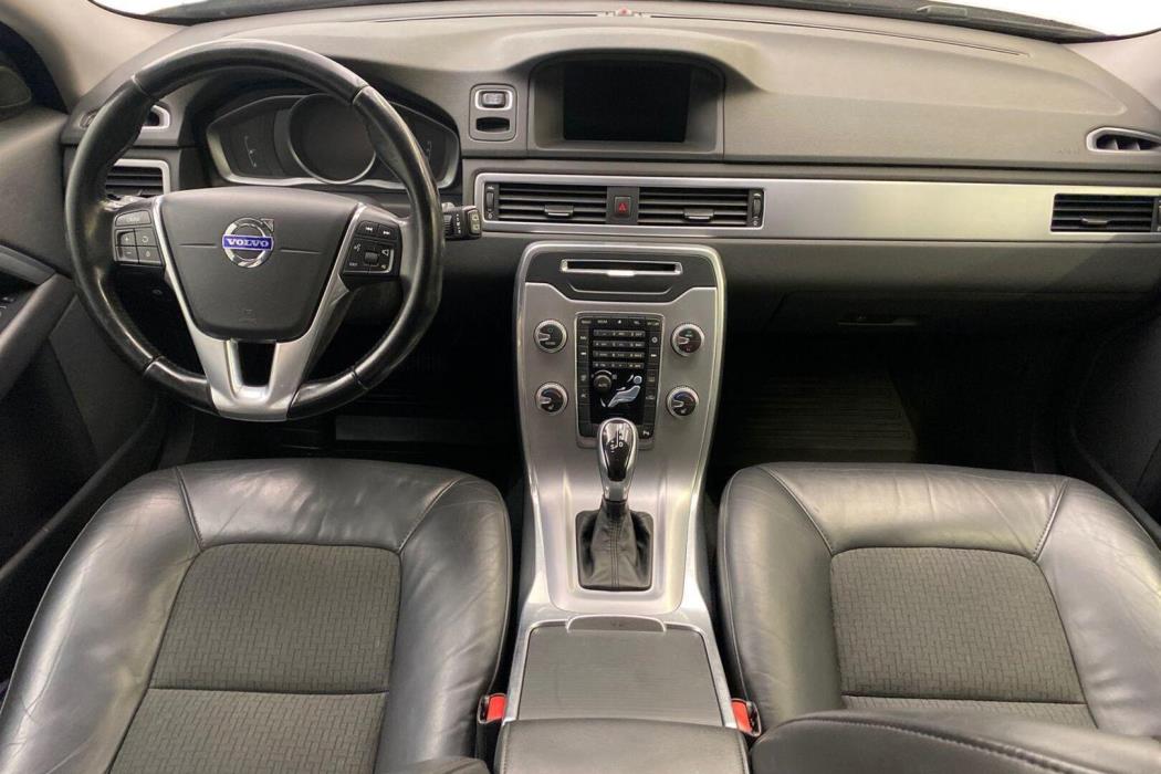 VOLVO V70 2014