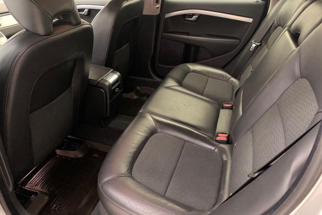 VOLVO V70 2014
