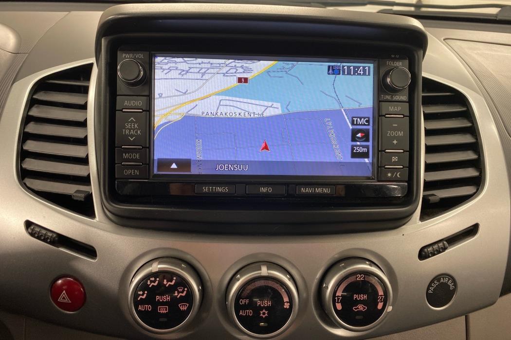 MITSUBISHI L200 2014