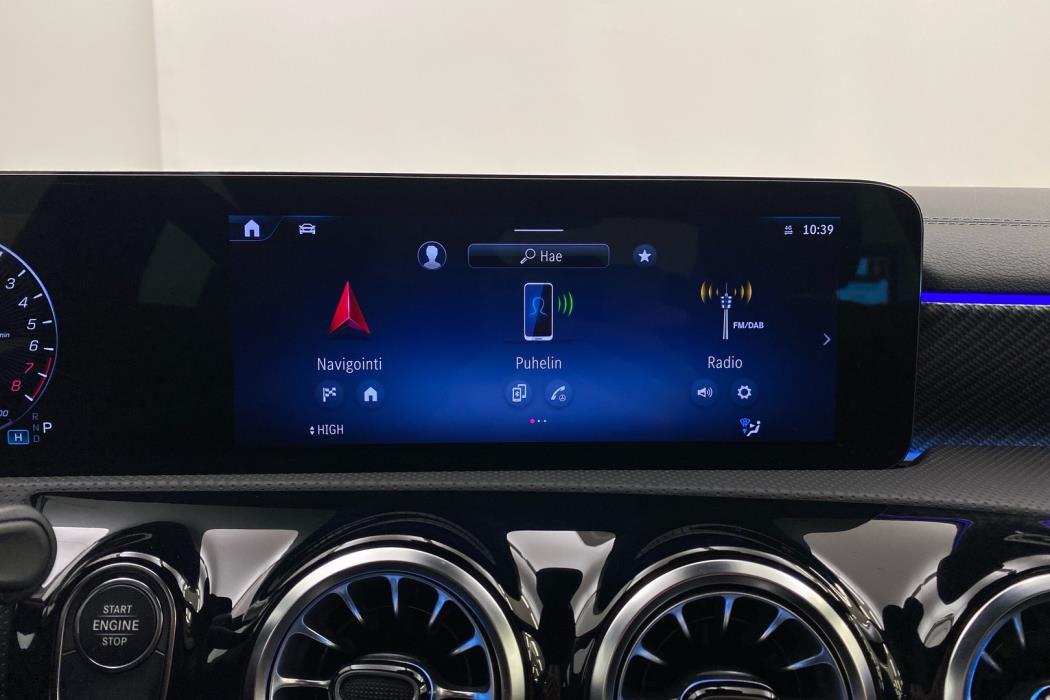 MERCEDES-BENZ CLA 2024