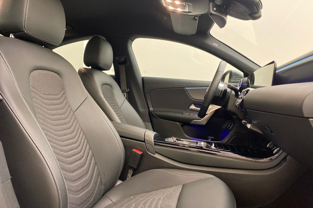 MERCEDES-BENZ CLA 2024