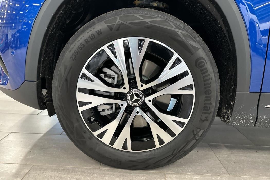 MERCEDES-BENZ GLA 2024