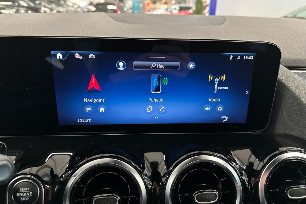 MERCEDES-BENZ GLA 2024