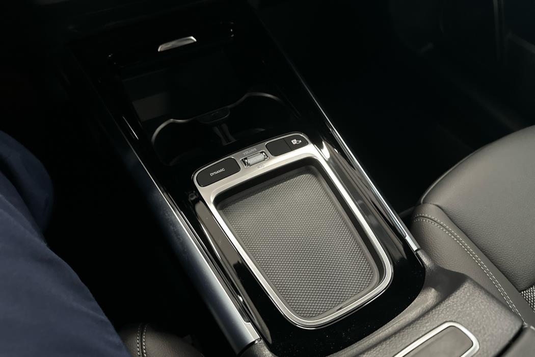 MERCEDES-BENZ GLA 2024