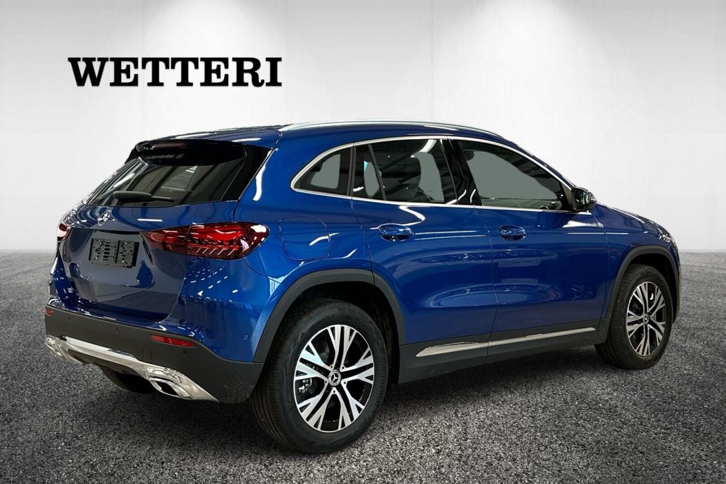 MERCEDES-BENZ GLA 2024