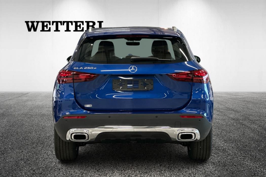 MERCEDES-BENZ GLA 2024