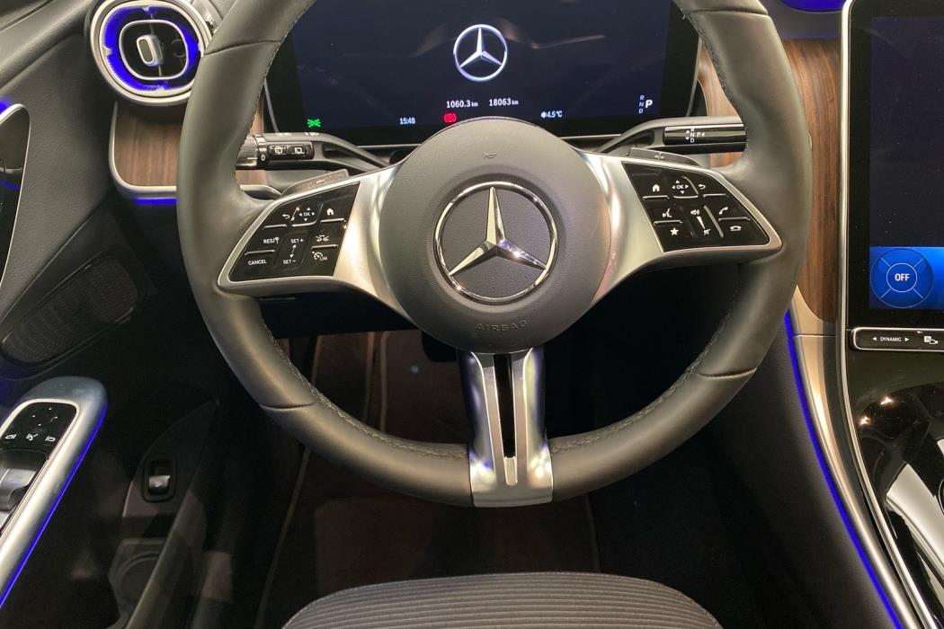 MERCEDES-BENZ GLC 2025