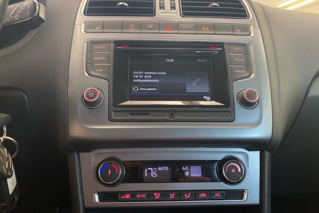 VOLKSWAGEN Polo 2017
