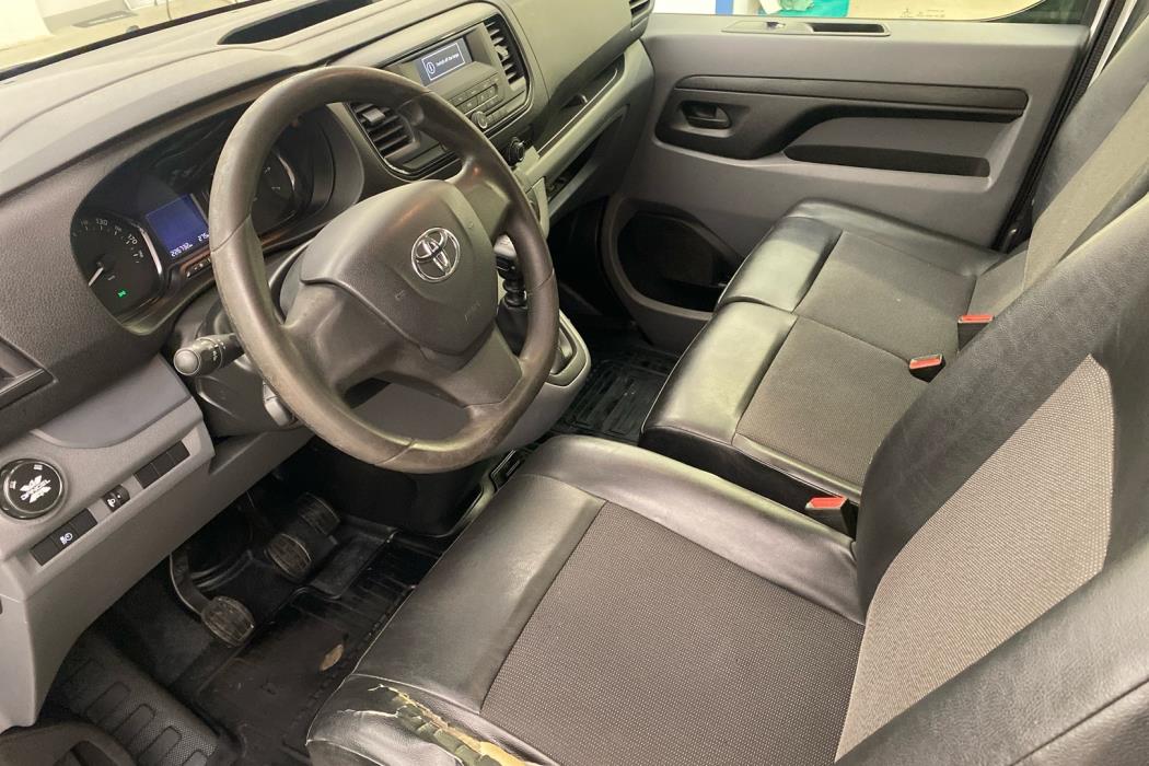 TOYOTA Proace 2021